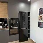 아파트 Modern With City-view Near Poiana *