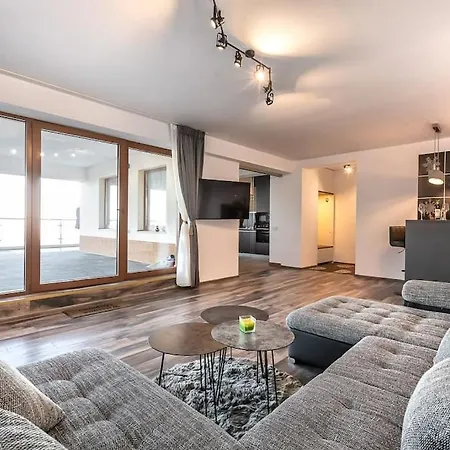 Modern With City-view Near Poiana