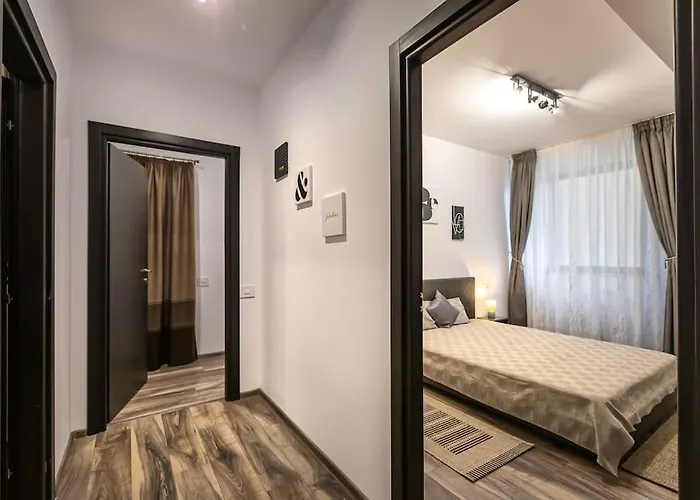 Апартаменты Modern With City-view Near Poiana