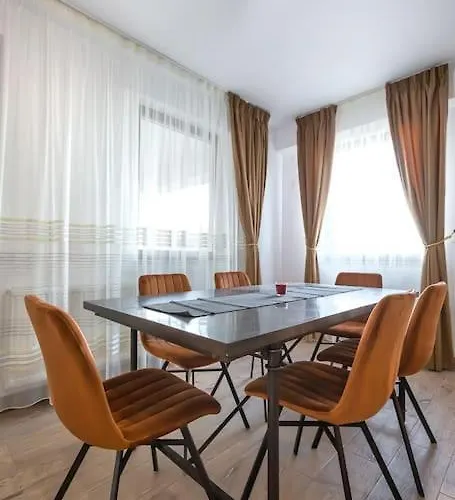 Modern With City-view Near Poiana Апартаменты