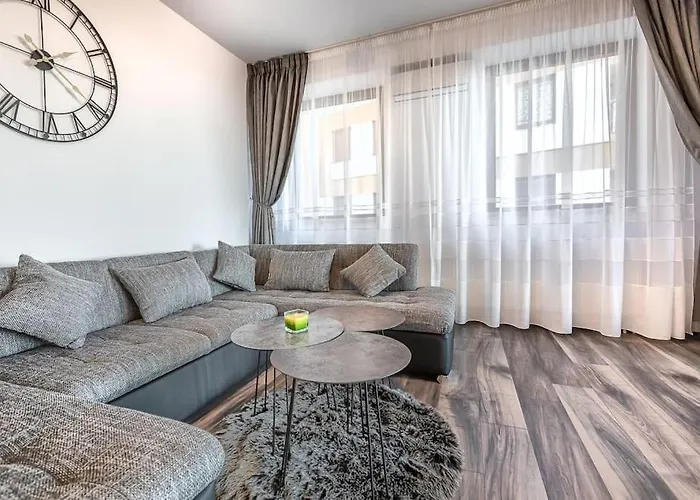 Апартаменты Modern With City-view Near Poiana Брашов