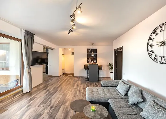 Modern With City-view Near Poiana Apartment Brasov